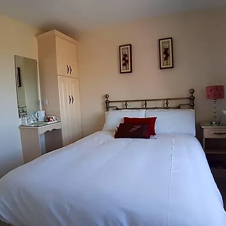 فندق مبيت وإفطار Edenvale بروتنو
