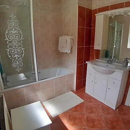 فندق مبيت وإفطار Edenvale 4*